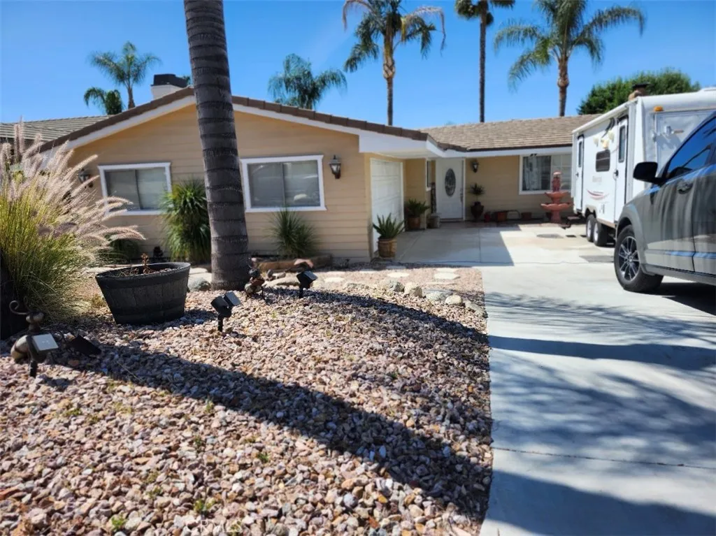 23609 Canyon Lake Drive N, Canyon Lake, California 92587 home-pic-0